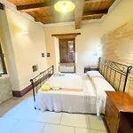 Poolside - Sleeps 24 Вилла *