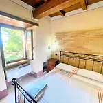 Poolside - Sleeps 24 Вилла Сполето