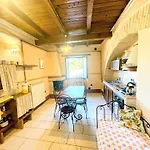 Вилла Poolside - Sleeps 24 *