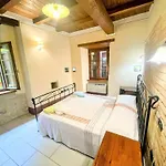 Poolside - Sleeps 24 Сполето