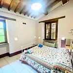 Poolside - Sleeps 24 * Spoleto