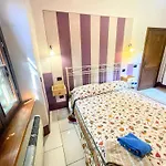 Poolside - Sleeps 24 Сполето