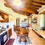Poolside - Sleeps 24 Villa Spoleto