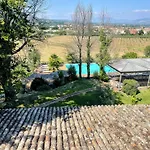 Poolside - Sleeps 24 Сполето