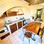 Poolside - Sleeps 24 Вилла Сполето