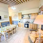 Poolside - Sleeps 24 Вилла Сполето