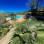 Вилла Poolside - Sleeps 24 *