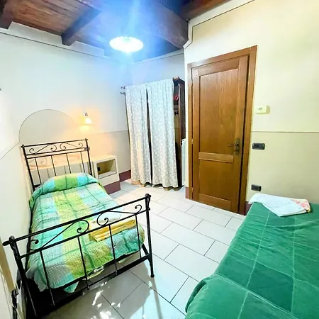 Villa Poolside - Sleeps 24 *