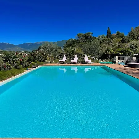 Poolside - Sleeps 24 * Spoleto