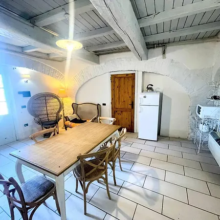 Villa Poolside - Sleeps 24