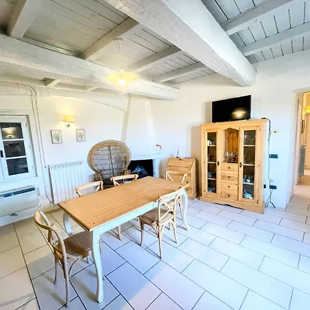 Villa Poolside - Sleeps 24