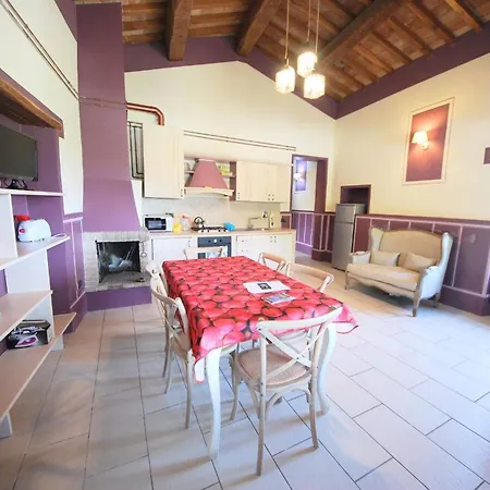 Villa Poolside - Sleeps 24 Spoleto