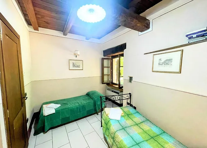 Poolside - Sleeps 24 Spoleto