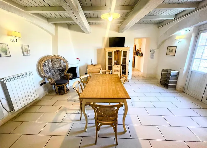 Villa Poolside - Sleeps 24