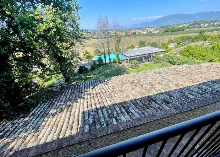 Poolside - Sleeps 24 Spoleto