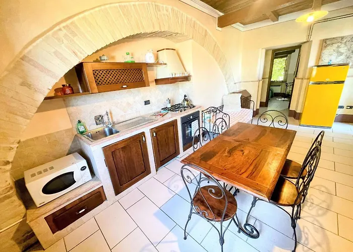 Poolside - Sleeps 24 Villa Spoleto