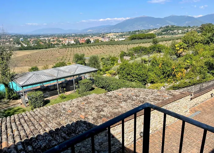 Poolside - Sleeps 24 *