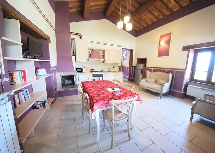 Villa Poolside - Sleeps 24 Spoleto