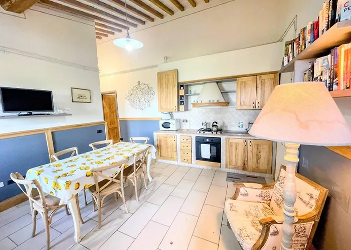 Poolside - Sleeps 24 Villa Spoleto