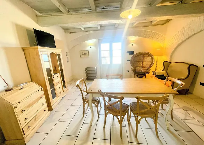 Villa Poolside - Sleeps 24